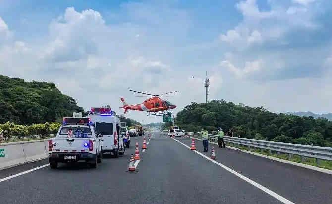 恩阳区高速公路汽车救援案例
